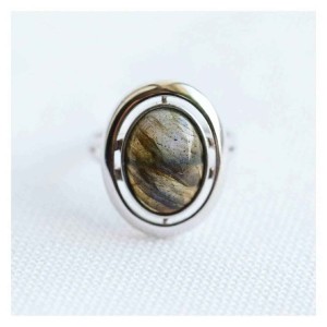Серебряное кольцо с лабрадоритом